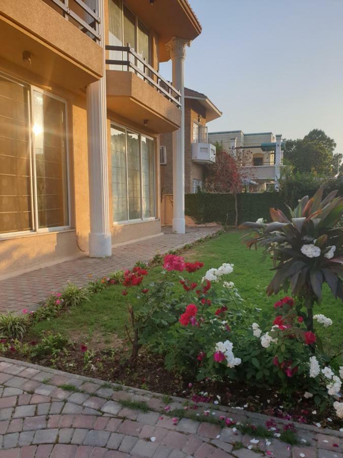 Royal Villa F-10/2 Islamabad Exterior foto
